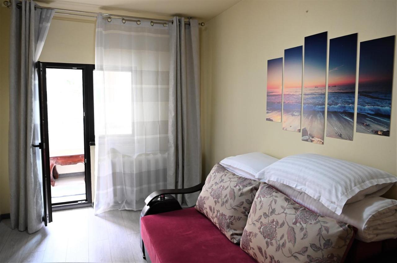 Marin Hotel Apartment Braşov Buitenkant foto