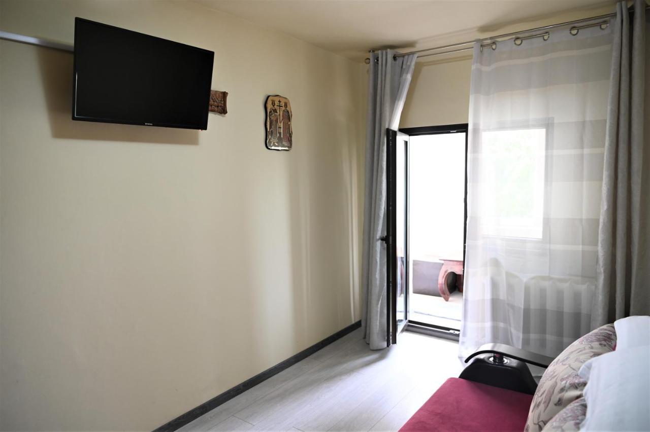 Marin Hotel Apartment Braşov Buitenkant foto