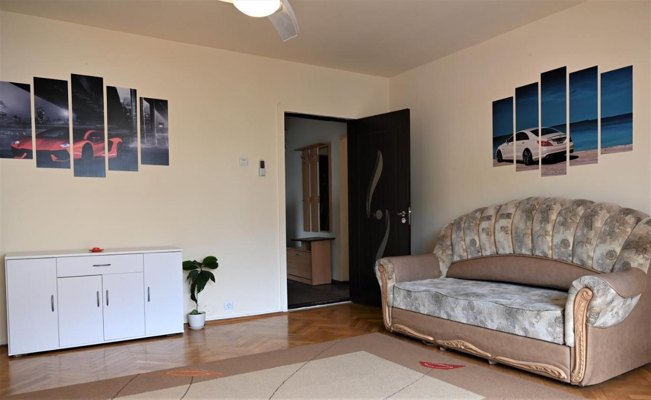 Marin Hotel Apartment Braşov Buitenkant foto