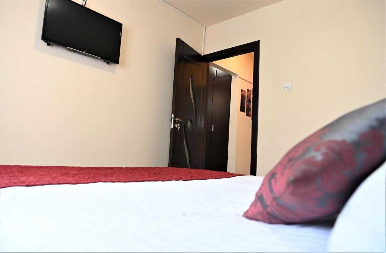 Marin Hotel Apartment Braşov Buitenkant foto